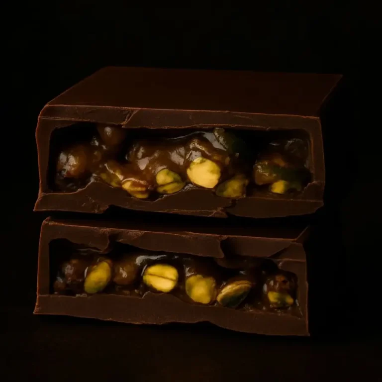 Barra ao leite com caramelo de pistache